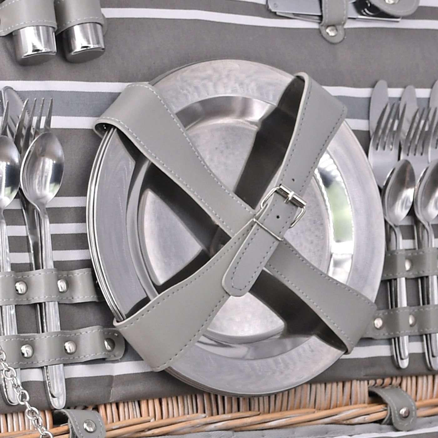 Teller aus rostfreiem Metall - 22cm