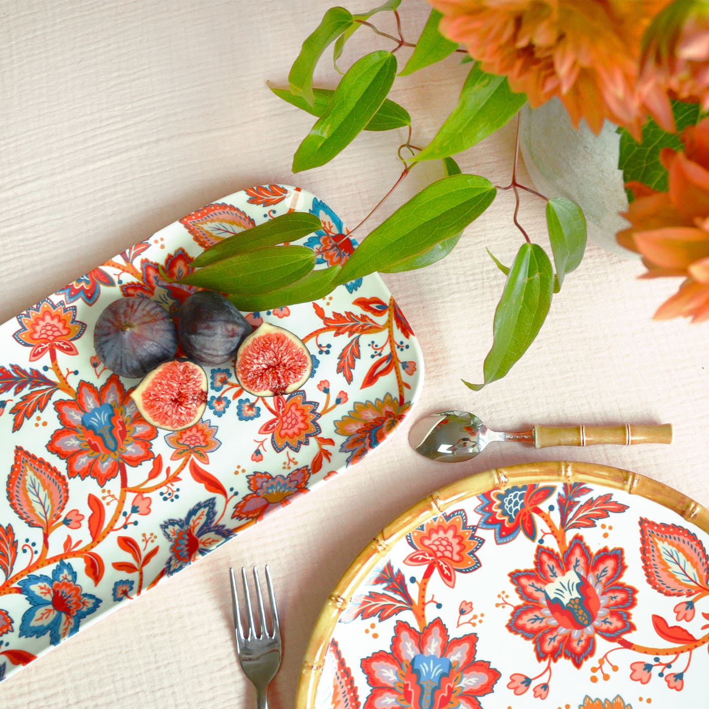 Lange rechteckige Kuchenplatte aus Melamin Blumig - 37,5 cm