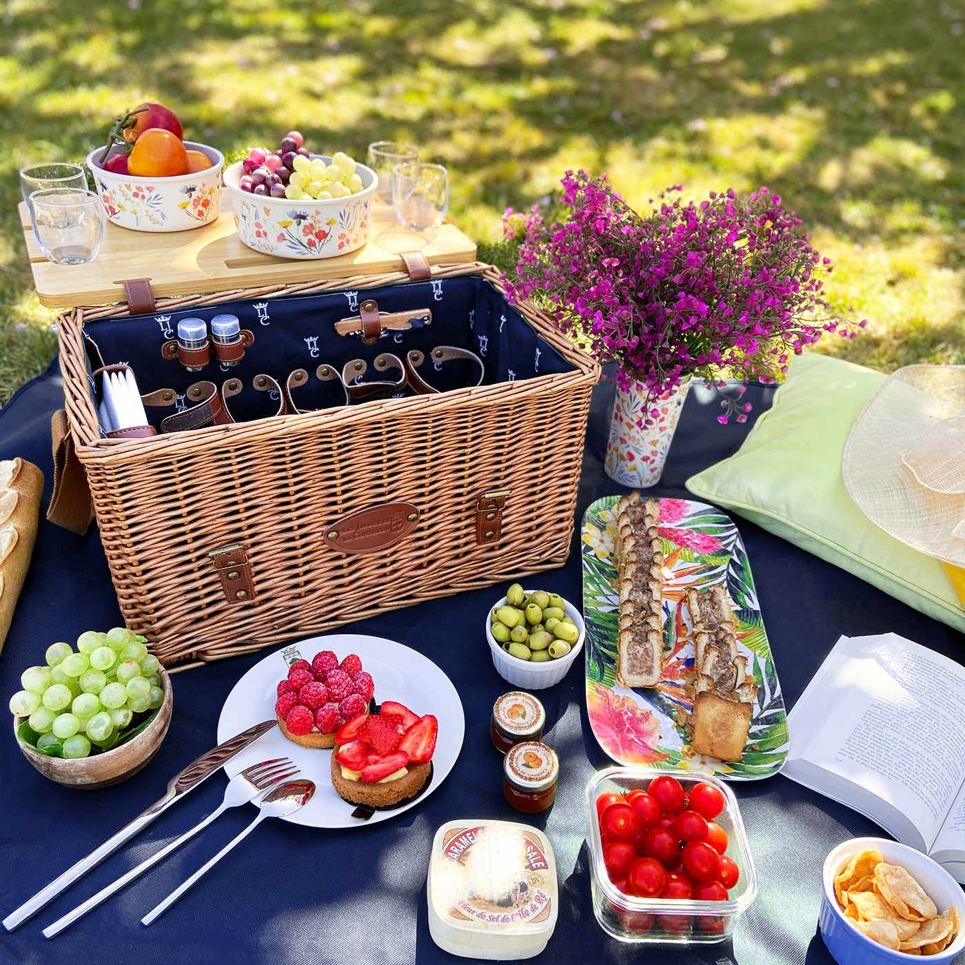 Picknickkorb mit Leder „Saint-Honoré“ in blau - 4 Personen