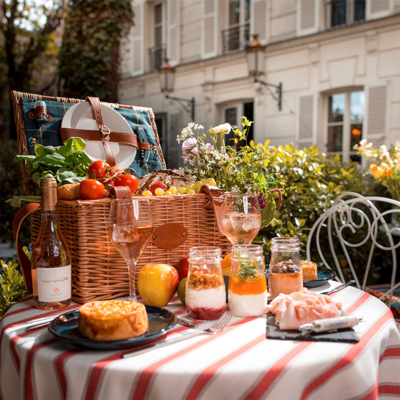 Picknickkorb „Trianon grün“ für 4 Personen mit Lederriemen