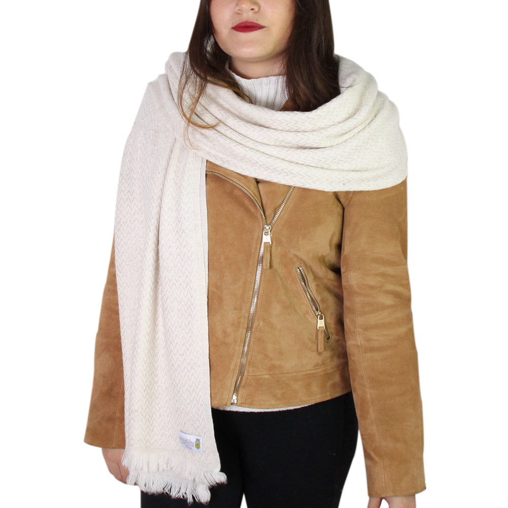 Pashmina / Mandelbeige Kaschmir und Wolle Schal im Fischgrätenmuster
