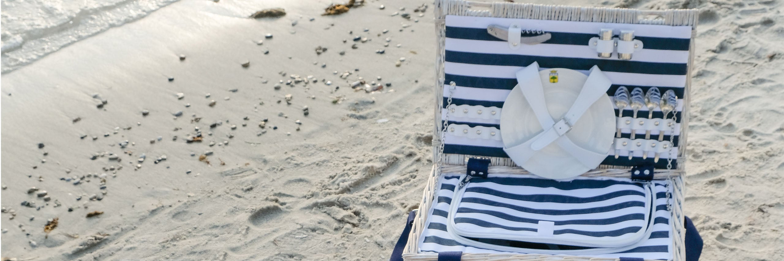 Picknick am Strand-Les Jardins de la Comtesse de